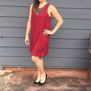 ⚡SALE⚡Gorgeous burgundy dress w/beading at collar